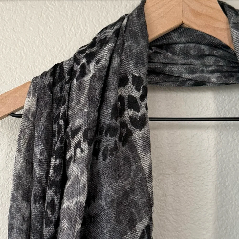DOLMA NWT Wool Silk Blend Leopard Print Convertible Scarf Shawl • Gray Fringe